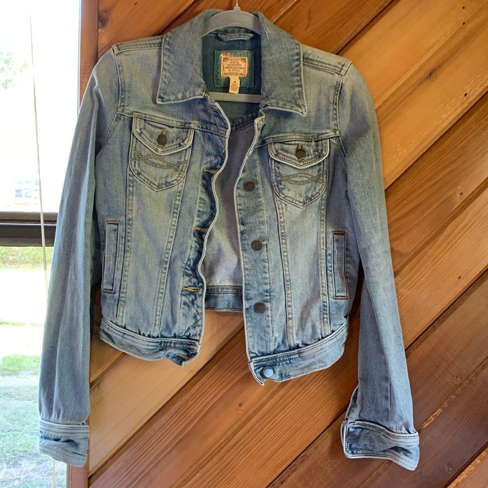 Women’s Cropped / Distressed Abercrombie & Fitch Jean Jacket